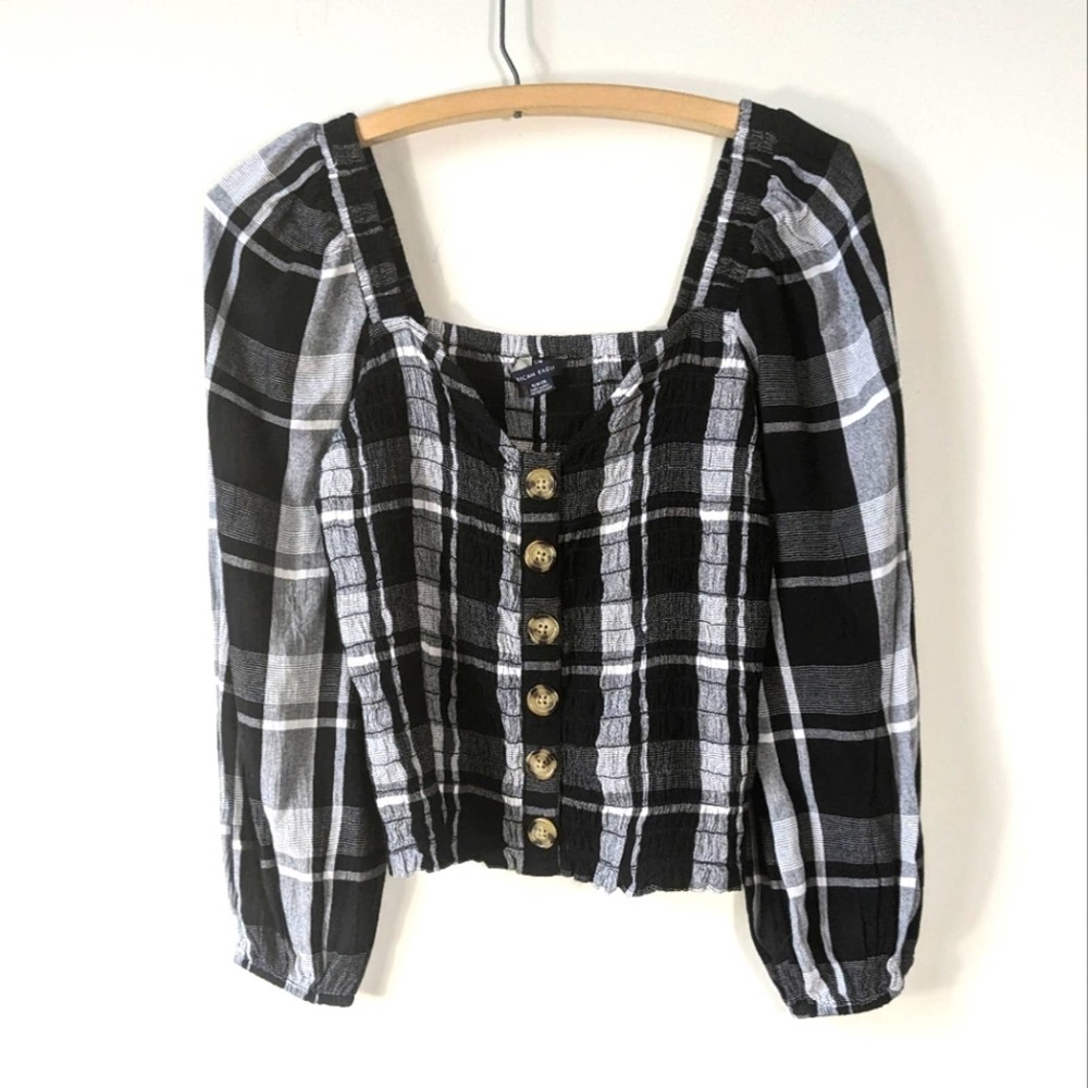 American Eagle Smocked crop top size small long sleeves long sleeves boho casual